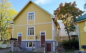 Charming Wooden House Apartment 48 M2